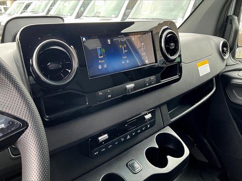 New 2025 Mercedes-Benz Sprinter 2500 image 6