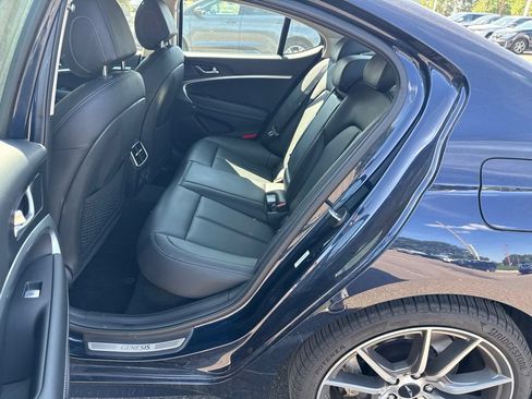 Used 2026 Genesis G70 2.5T AWD/4WD image 5