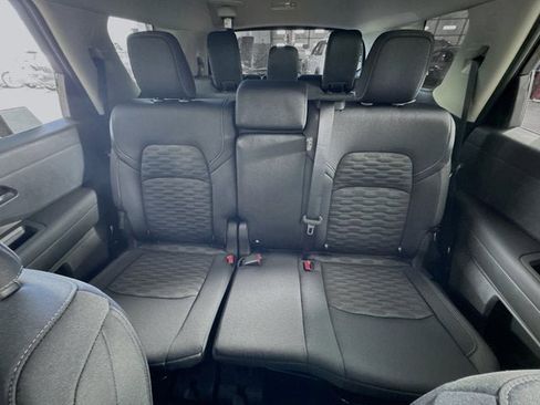 New 2025 Nissan Pathfinder S image 25