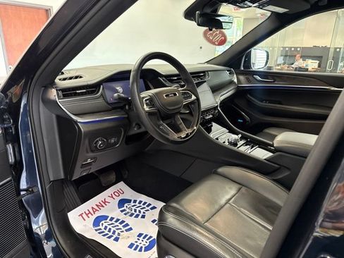 Used 2023 Jeep Grand Cherokee Overland w/ Adv Protech Group III AWD/4WD image 27