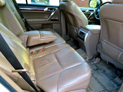 Used 2016 Lexus GX 460 w/ Premium Package image 44