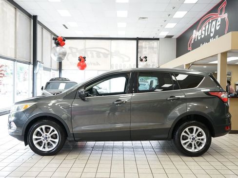 Used 2017 Ford Escape SE w/ SE Cold Weather Package AWD/4WD image 3