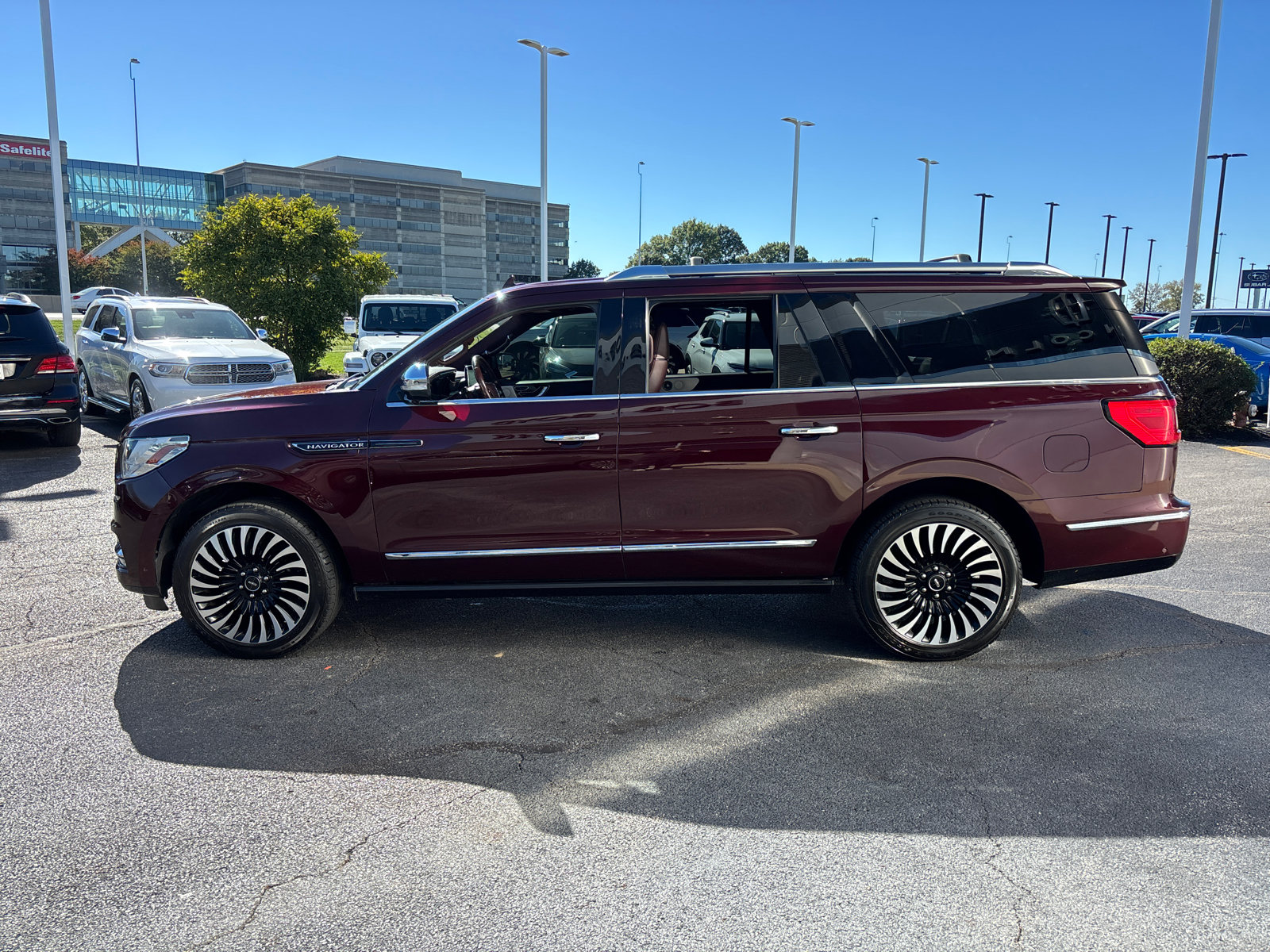 Used 2018 Lincoln Navigator L Black Label w/ Cargo Package AWD/4WD image 4