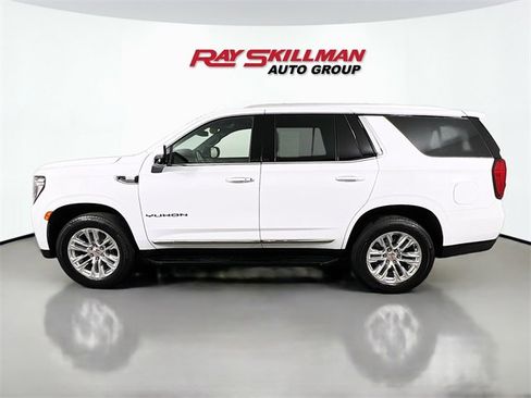 Used 2023 GMC Yukon SLT w/ SLT Premium Package image 4