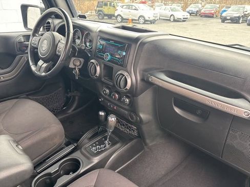Used 2015 Jeep Wrangler Sport w/ Connectivity Group image 9