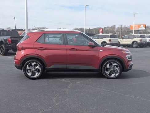 Used 2025 Hyundai Venue Limited FWD image 3