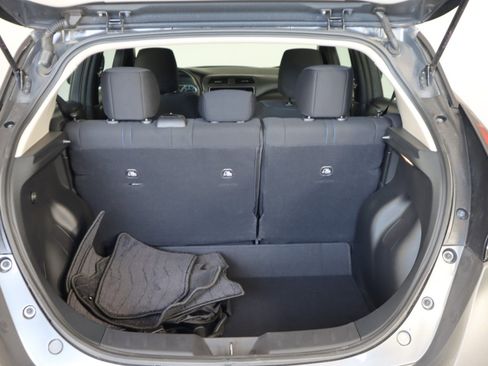 Used 2024 Nissan Leaf S image 8