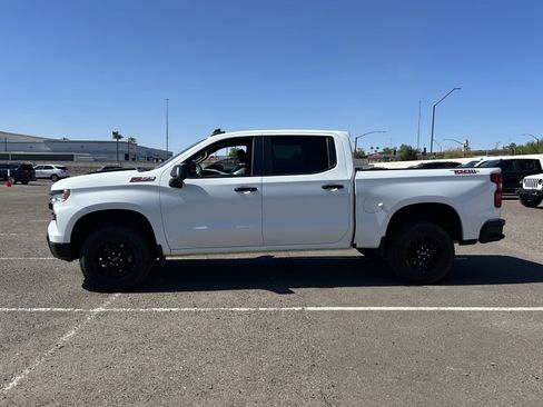 Used 2023 Chevrolet Silverado 1500 LT Trail Boss w/ LT Trail Boss Premium Package AWD/4WD image 2