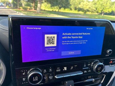 Used 2023 Toyota Highlander Limited FWD image 27