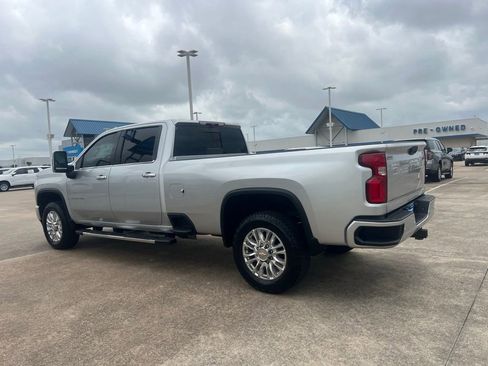 Used 2022 Chevrolet Silverado 3500 High Country w/ Technology Package AWD/4WD image 14