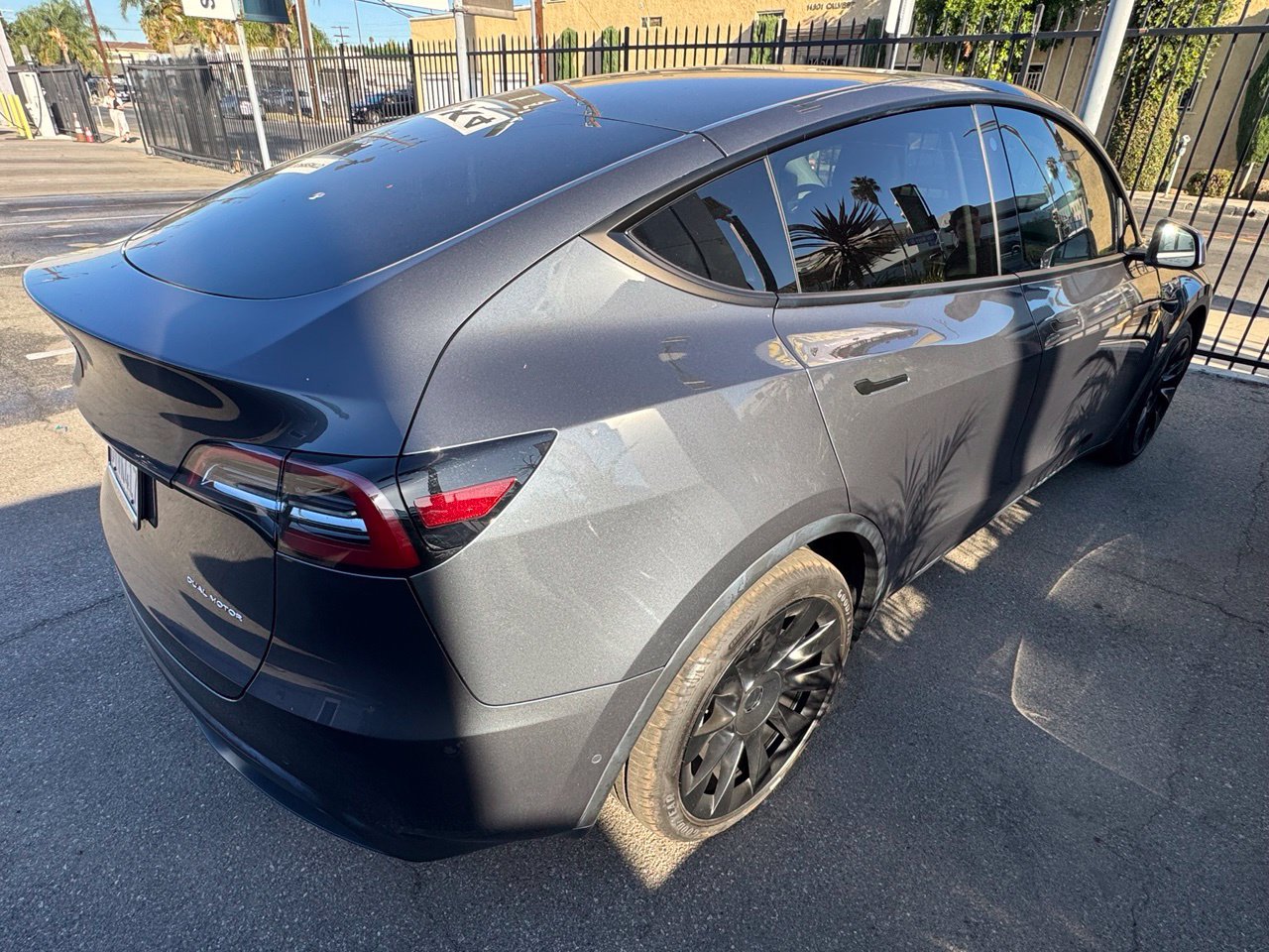 Used 2021 Tesla Model Y Long Range AWD/4WD image 3