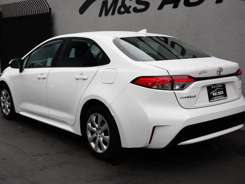 Used 2022 Toyota Corolla LE image 6