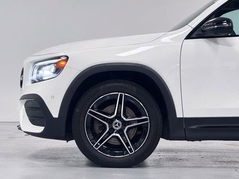 Used 2022 Mercedes-Benz GLB 250 4MATIC image 7
