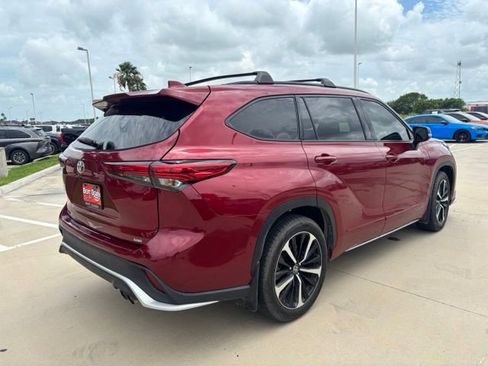 Used 2022 Toyota Highlander XSE FWD image 6
