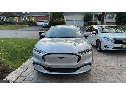 Used 2022 Ford Mustang Mach-E Select AWD/4WD image 3