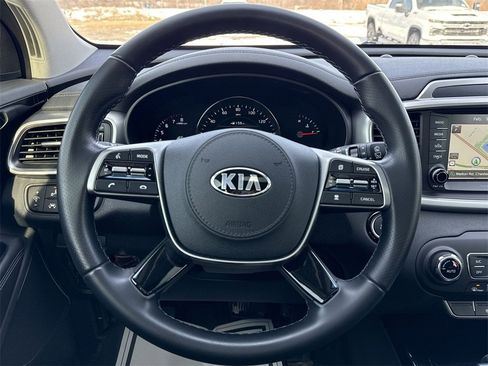 Used 2019 Kia Sorento SX image 11