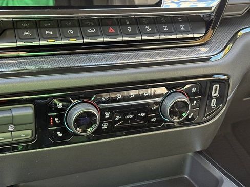 Used 2025 Chevrolet Silverado 1500 ZR2 w/ Technology Package image 31