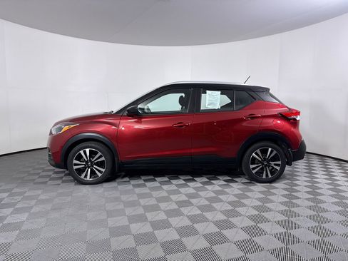 Used 2019 Nissan Kicks SV FWD image 11