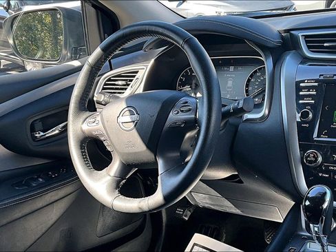 Used 2024 Nissan Murano SV image 17
