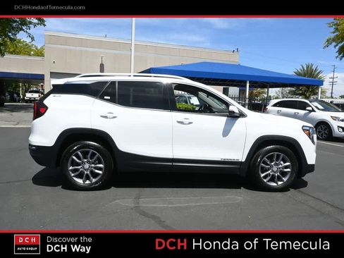 Used 2023 GMC Terrain SLT w/ Tech Package AWD/4WD image 5