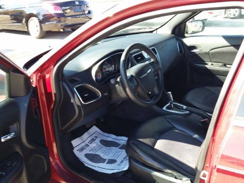 Used 2014 Chrysler 200 LX image 6