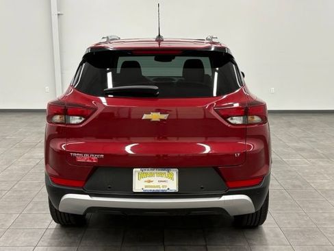 Used 2021 Chevrolet TrailBlazer LT w/ Sun and Liftgate Package FWD image 3