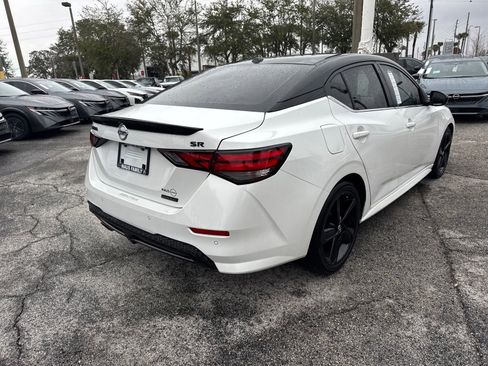 Certified 2022 Nissan Sentra SR w/ Midnight Edition image 5