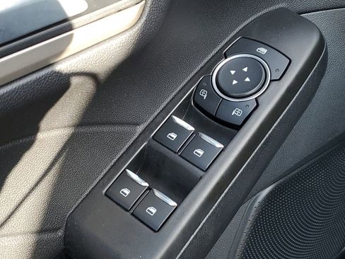 Used 2021 Ford Escape SE w/ SE Sport Appearance Package image 25