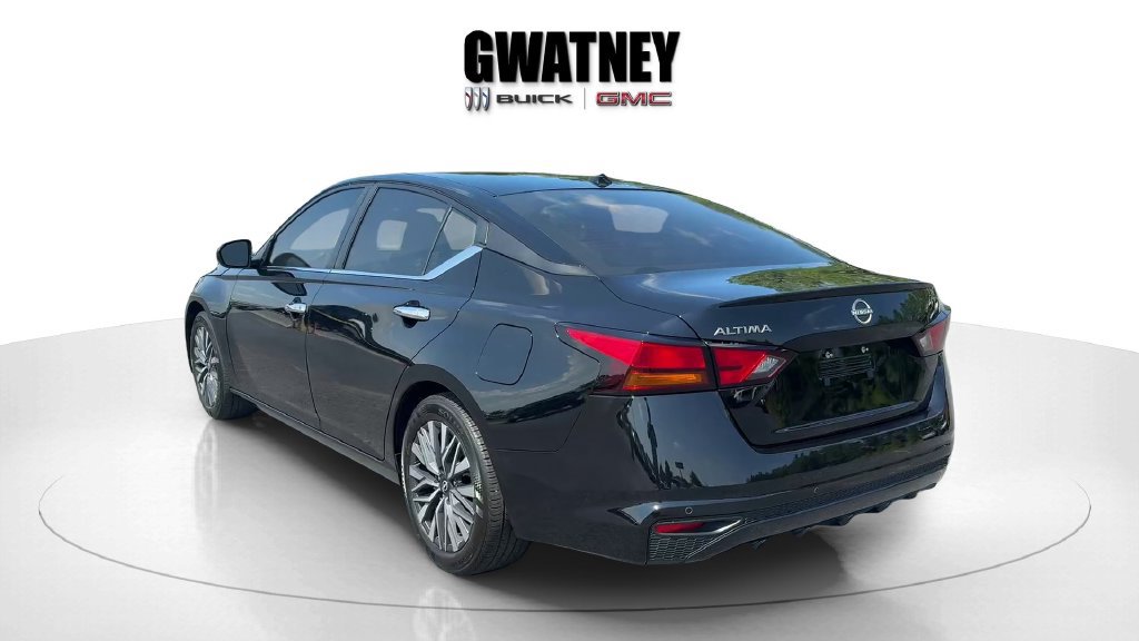 Used 2025 Nissan Altima 2.5 SV FWD image 5