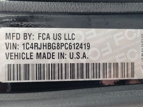 Used 2023 Jeep Grand Cherokee Limited w/ Luxury Tech Group II AWD/4WD image 10