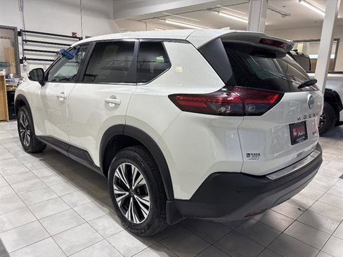 Used 2023 Nissan Rogue SV AWD/4WD image 3