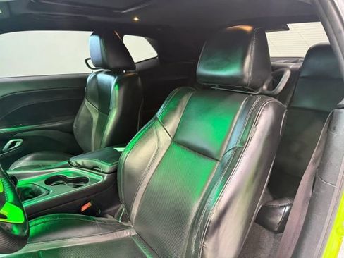 Used 2015 Dodge Challenger R/T Plus image 21