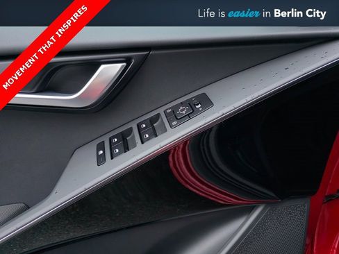 New 2025 Kia Niro EX image 25