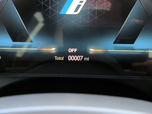 New 2026 BMW 550e xDrive 550e xDrive w/ Executive Package image 14