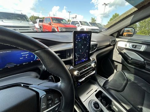 Used 2022 Ford Explorer ST w/ Equipment Group 401A AWD/4WD image 12