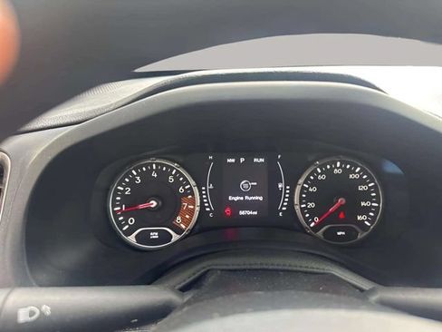 Used 2023 Jeep Renegade Latitude AWD/4WD image 6