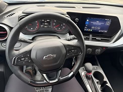 Used 2025 Chevrolet Trax RS w/ Sunroof Package image 45