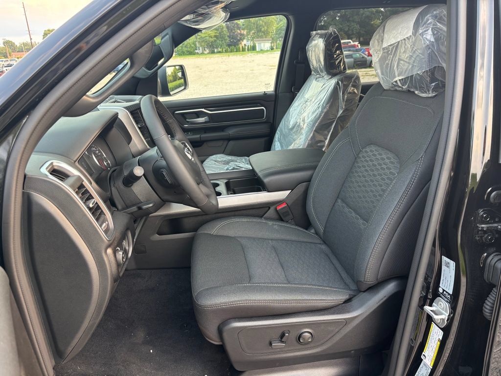 Used 2026 RAM 1500 Lone Star AWD/4WD image 3