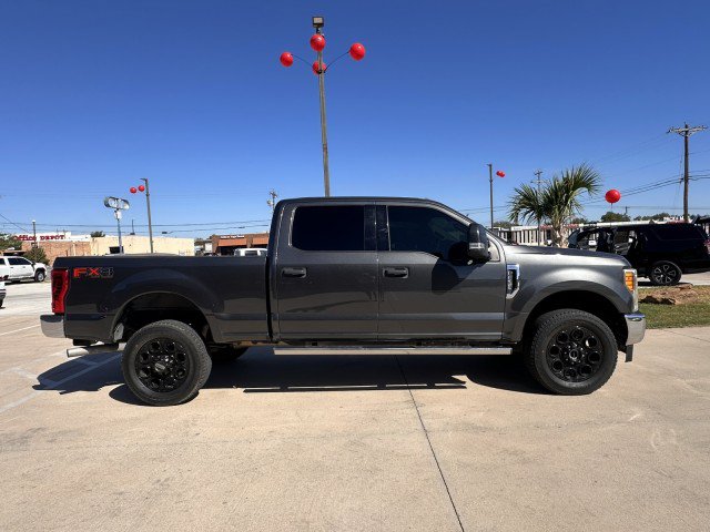 Used 2017 Ford F250 XLT w/ XLT Value Package AWD/4WD image 3