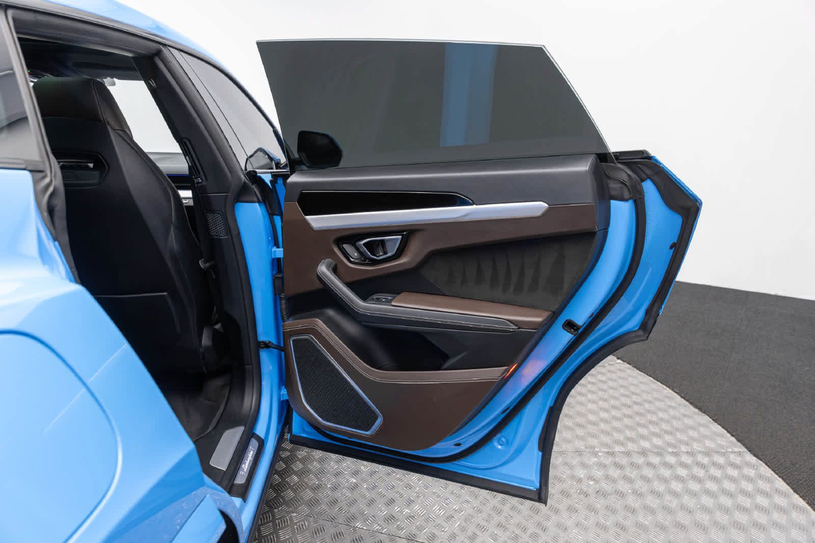 Used 2023 Lamborghini Urus S AWD/4WD image 43