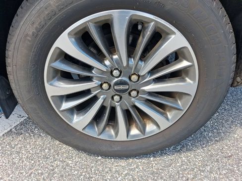 Used 2020 Lincoln Nautilus FWD w/ Equipment Group 101A image 13