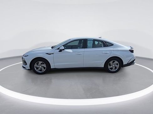 Used 2025 Hyundai Sonata SE FWD image 5