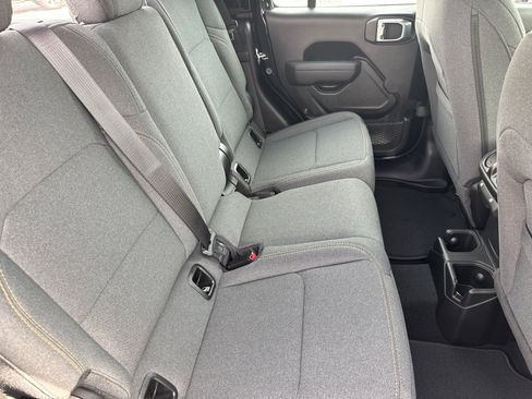 New 2026 Jeep Gladiator Sport AWD/4WD image 17