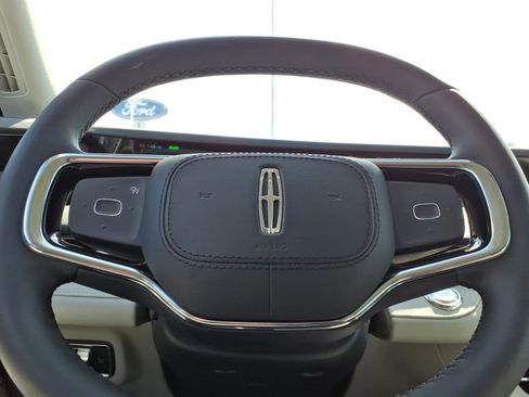 New 2026 Lincoln Nautilus Premier AWD/4WD image 22