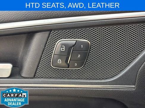 Used 2018 Ford Edge Titanium AWD/4WD image 16