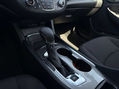 Used 2025 Chevrolet Malibu LT FWD image 22