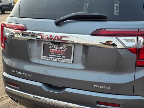 Used 2022 GMC Acadia Denali w/ Denali Ultimate Package AWD/4WD image 14