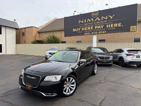 Used 2019 Chrysler 300 Limited RWD image 6