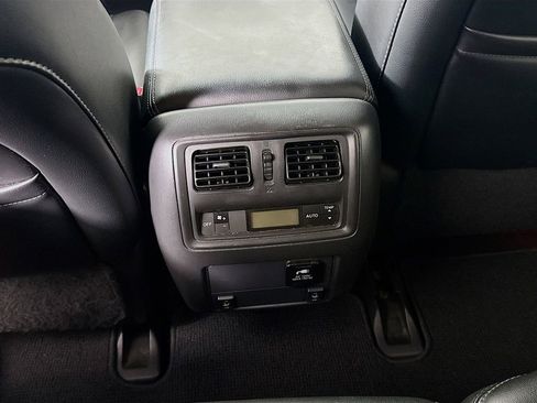 Used 2016 Nissan Pathfinder Platinum AWD/4WD image 28