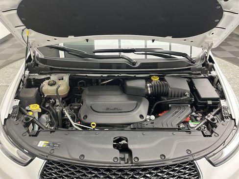 Used 2021 Chrysler Pacifica Touring-L w/ Premium & Safety Sphere Group image 28